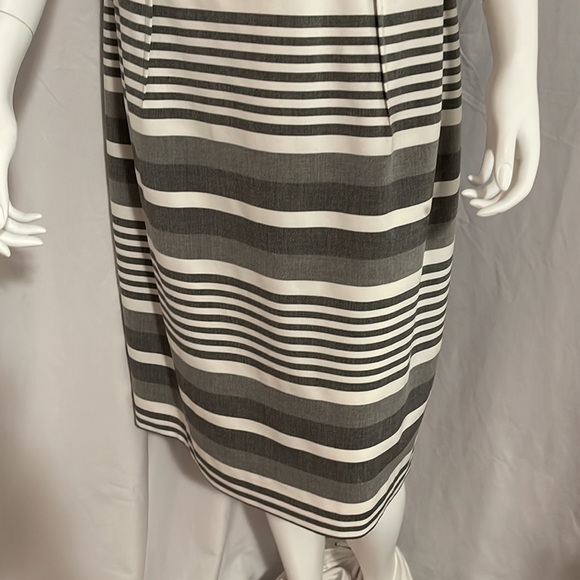 Calvin Klein beautiful dress worn one time /dry cleaned . - Picture 4 of 15